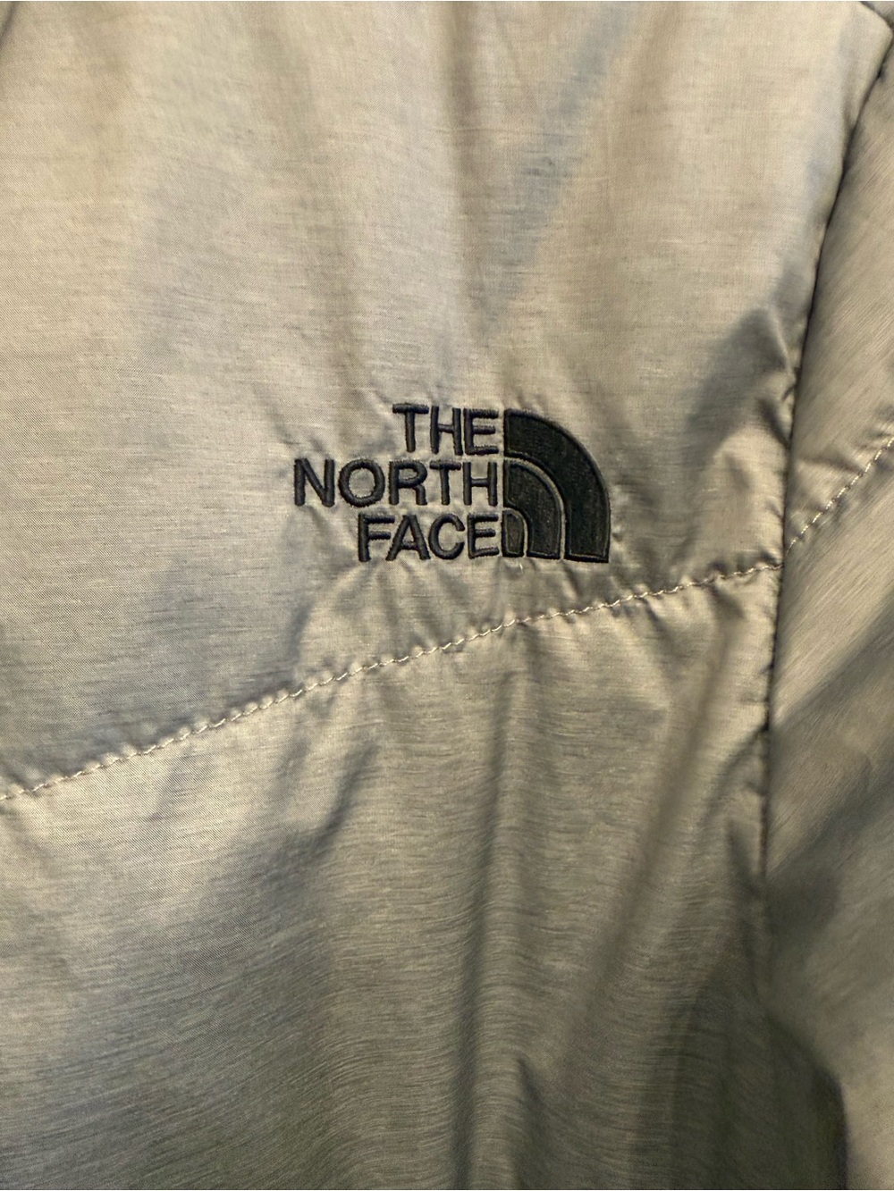 The North Face Men's Silver Gray Insulated Puffer Jacket - Picture 9 of 10